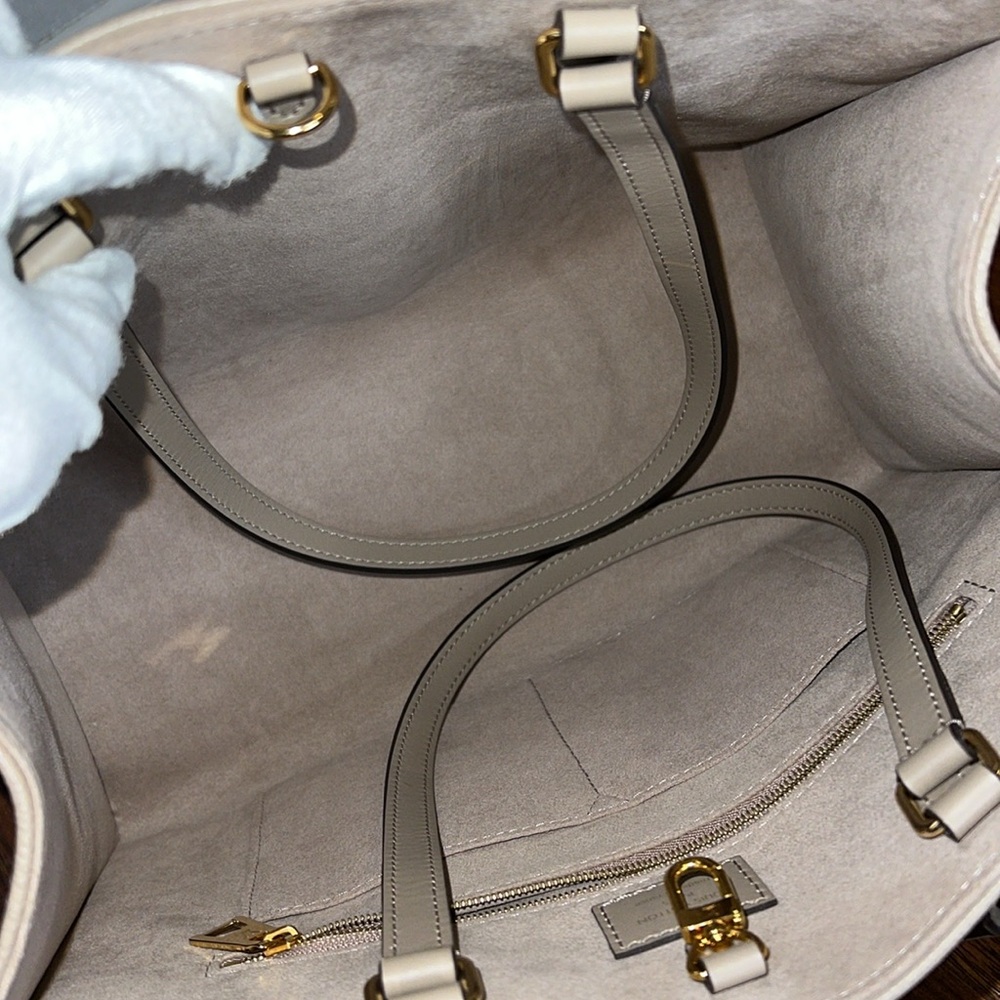 Louis Vuitton Gray Tote Bag with Monogram Design - Picture 8 of 13